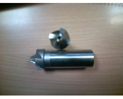 Negyedkörmaró d 8.0x  4 z2 R1 HSS